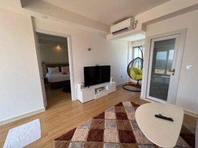 iCom Marina Sea View