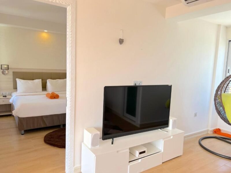 iCom Marina Sea View