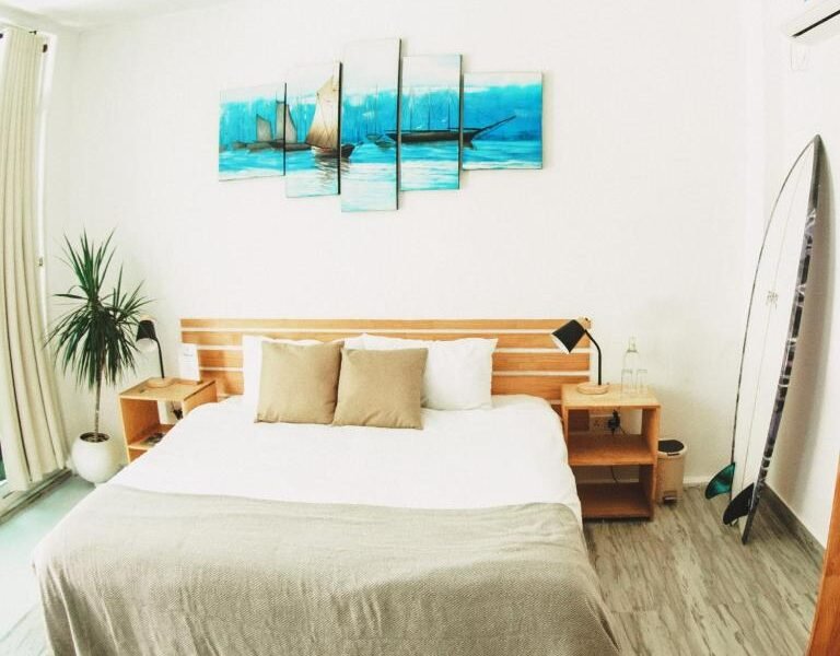 TWIN PALMS 'Surfhouse'