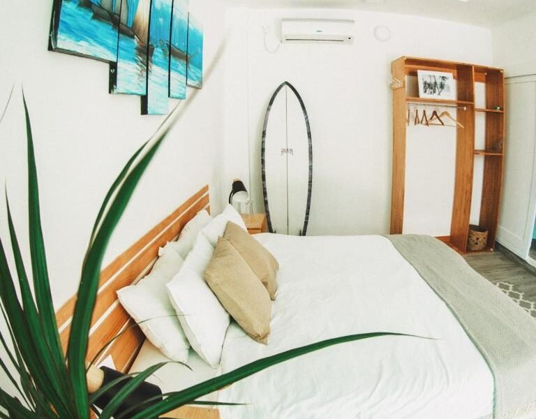 TWIN PALMS 'Surfhouse'